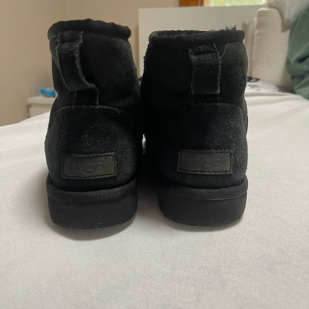 Black mini uggs